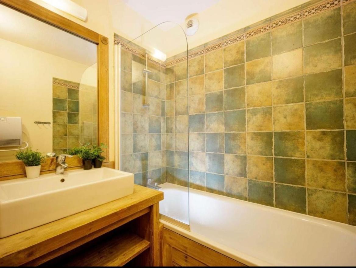 Appartements Avec Piscine Interieure Sauna Parking Etage 1 Au Centre Du Village Dans Residence Cami Real Saint-Lary-Soulan Ngoại thất bức ảnh
