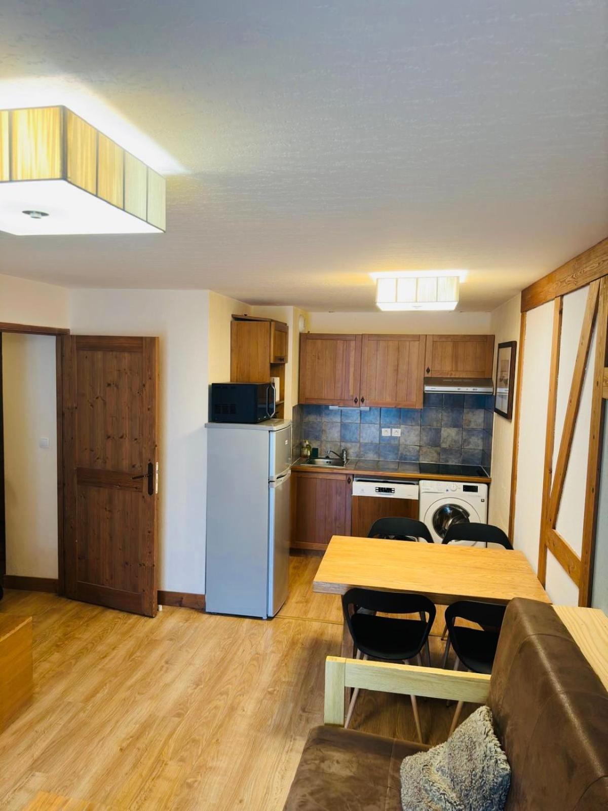 Appartements Avec Piscine Interieure Sauna Parking Etage 1 Au Centre Du Village Dans Residence Cami Real Saint-Lary-Soulan Ngoại thất bức ảnh