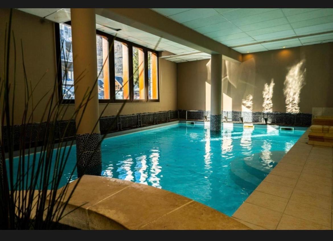 Appartements Avec Piscine Interieure Sauna Parking Etage 1 Au Centre Du Village Dans Residence Cami Real Saint-Lary-Soulan Ngoại thất bức ảnh